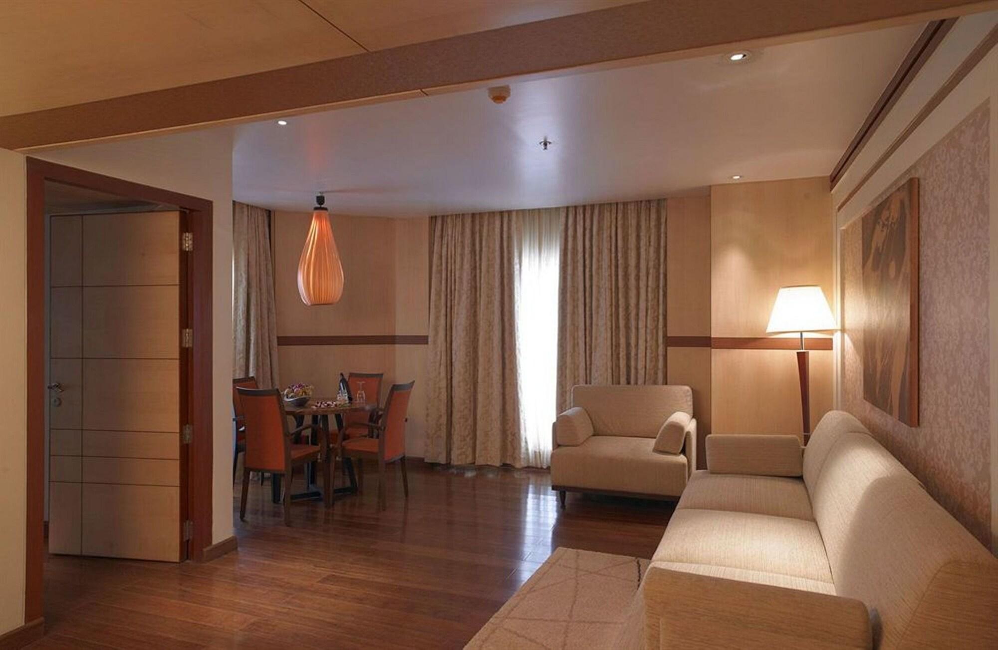 Royal Orchid Central Kireeti Hampi, Hospet מראה חיצוני תמונה