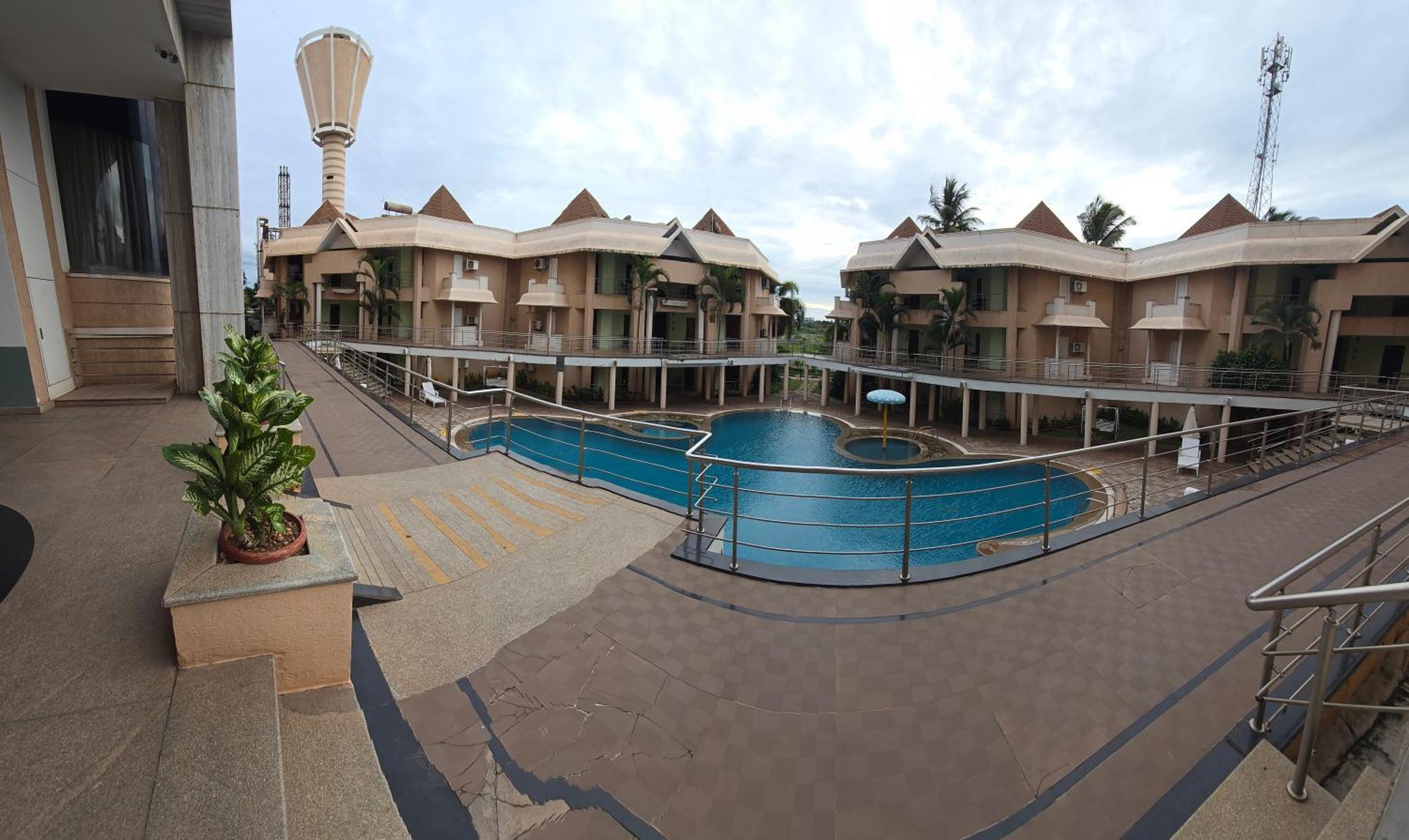 Royal Orchid Central Kireeti Hampi, Hospet מראה חיצוני תמונה
