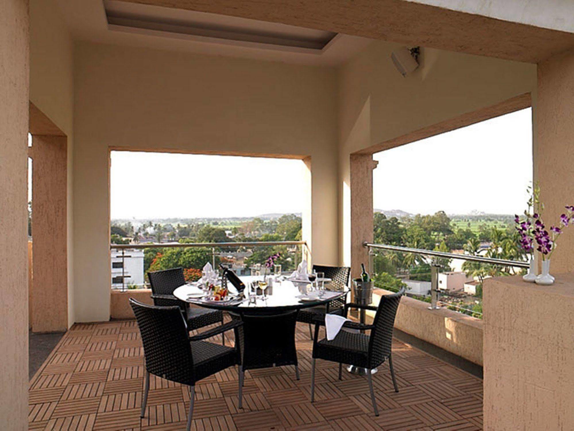 Royal Orchid Central Kireeti Hampi, Hospet מראה חיצוני תמונה