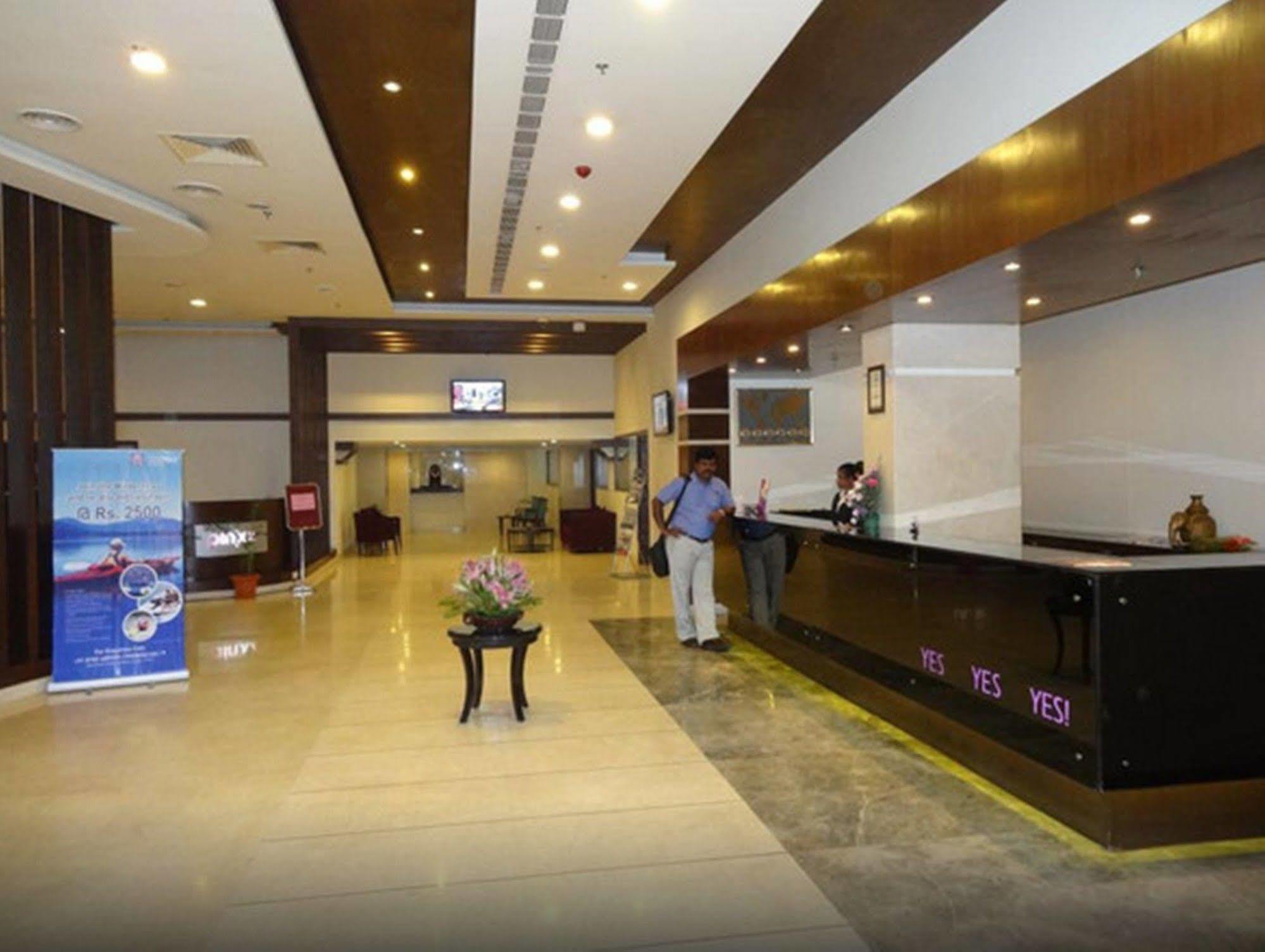 Royal Orchid Central Kireeti Hampi, Hospet מראה חיצוני תמונה